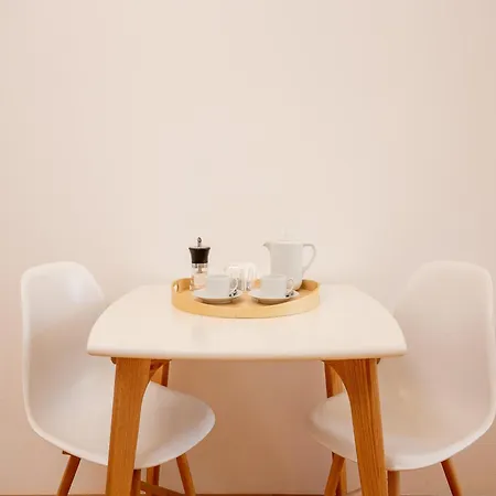 아파트 Charming 1-bedroom In