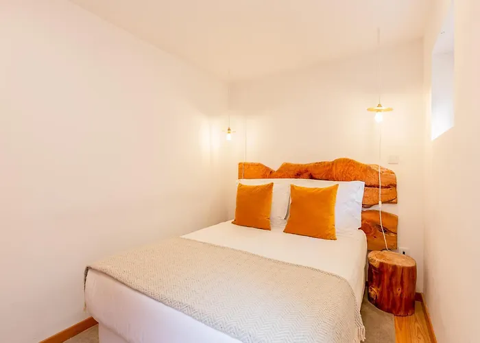 Charming 1-bedroom In * 포르투