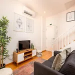 Charming 1-bedroom In Apartment *