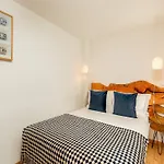 Charming 1-bedroom In 公寓 *
