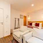 公寓 Charming 1-bedroom In *