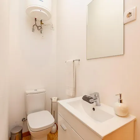 Charming 1-bedroom In Oporto