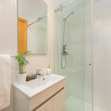 Charming 1-bedroom In شقة *