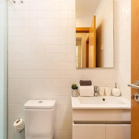 Charming 1-bedroom In شقة