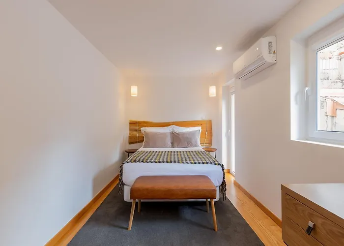 Charming 1-bedroom In Porto