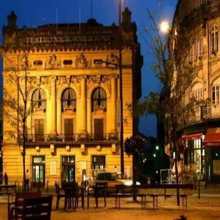 Charming 1-bedroom In Apartment *