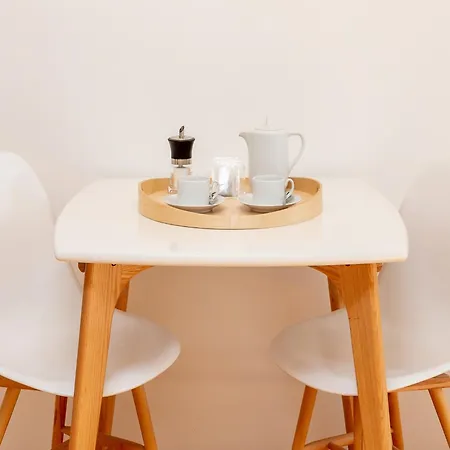 Charming 1-bedroom In Apartment