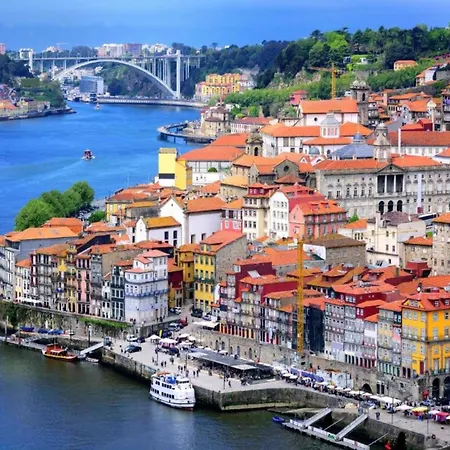 Charming 1-bedroom In Apartment Porto