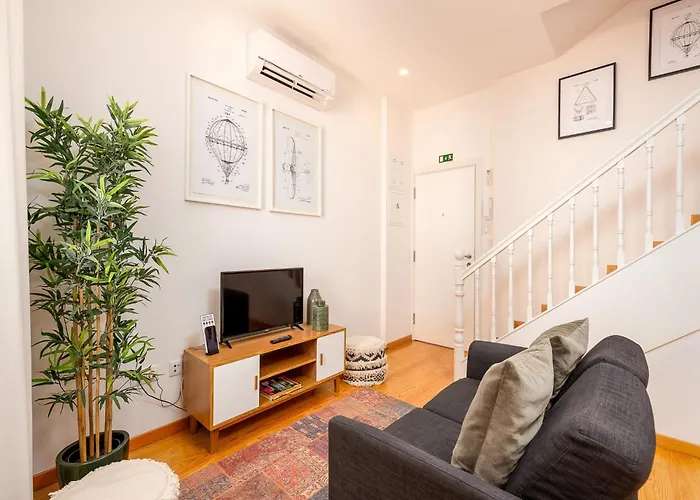 Charming 1-bedroom In Apartment *