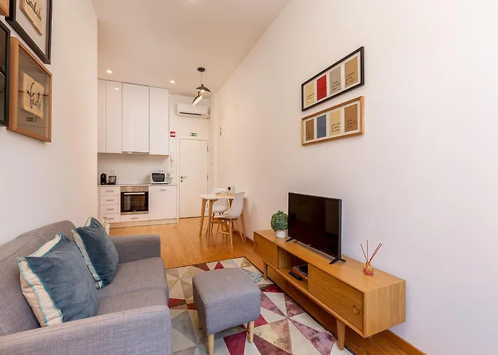 Charming 1-bedroom In Porto
