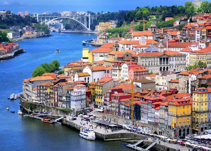 Charming 1-bedroom In Appartement Oporto